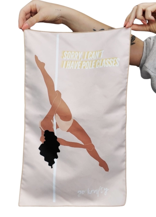 Ręczniczek do wycierania rurki lub ciała z mikrofibry. Ozdobiony naszymi pięknymi pole dance grafikami.