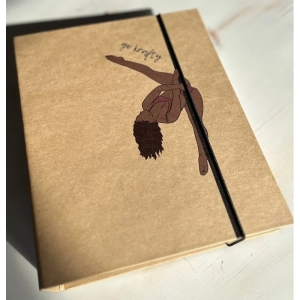 Pole Shapes Book Advanced — segregator zamknięty na czarną gumkę