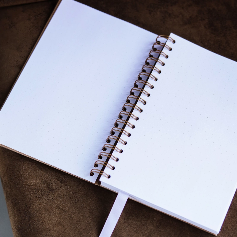 Pole Dance Bullet Journal — czyste strony w kropki do własnych notatek