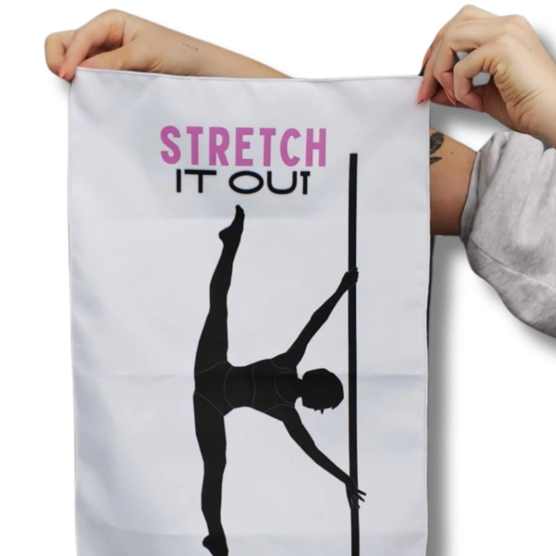 Ręczniczek do rury Stretch It Out — trzymany w dłoniach, cały nadruk