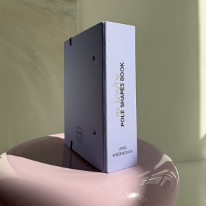 Pole Shapes Book Intermediate fioletowy — segregator z ilustracją tancerki