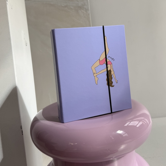 Segregator Pole Shapes Book Intermediate fioletowy — grzbiet z oznaczeniem poziomu