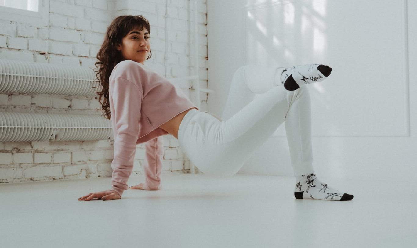How to Care for Your Feet in Pole Dance Training?
